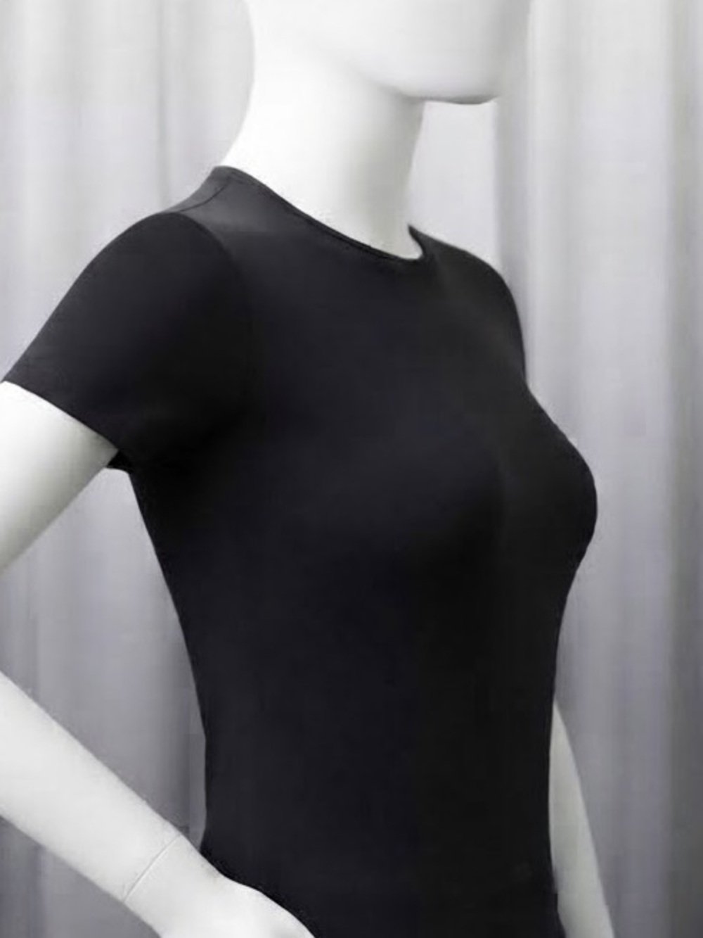 NWT Nike x SKIMS Matte Padded Baby Tee Obsidian Black Size M